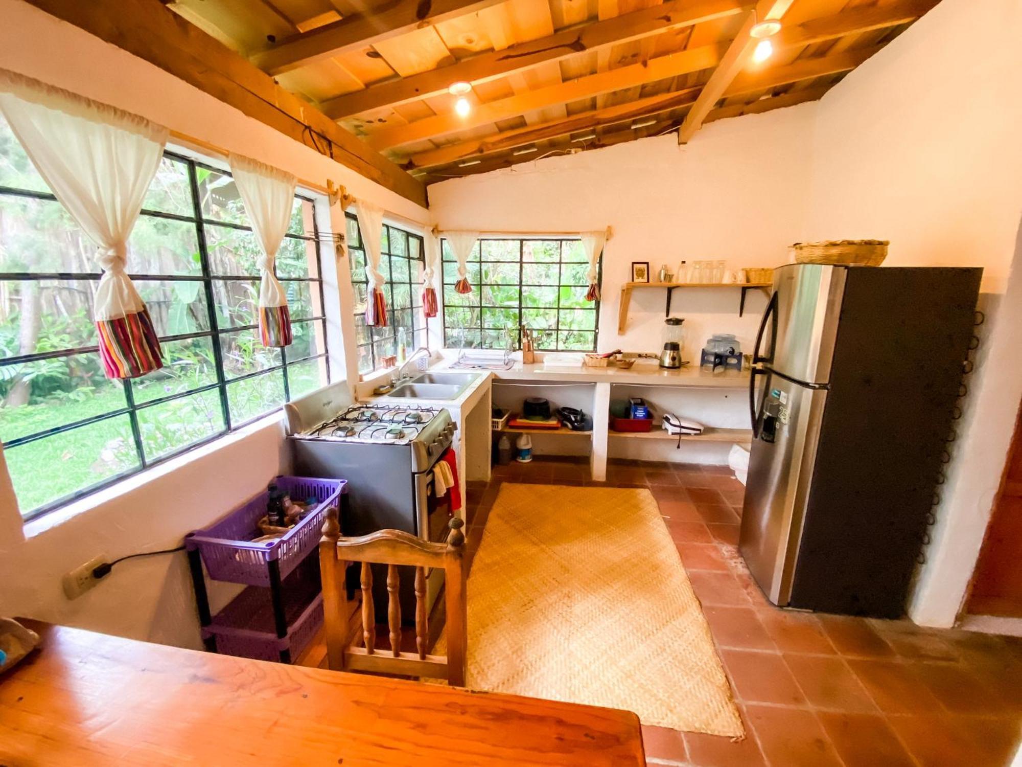 Unicorn Reborn - Peaceful Rentals San Marcos La Laguna Luaran gambar